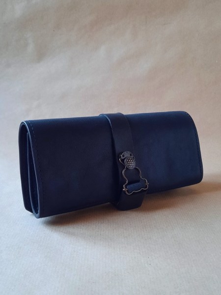 Marmotte en cuir bleu pour 3 montres – Emmanuelle Olivier Maroquinerie