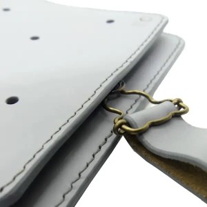 Pochette pour téléphone portable en cuir gris clair - Emmanuelle Olivier Maroquinerie