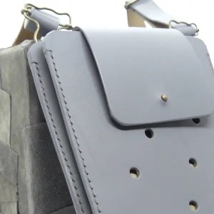 Pochette pour téléphone portable en cuir gris foncé - Emmanuelle Olivier Maroquinerie