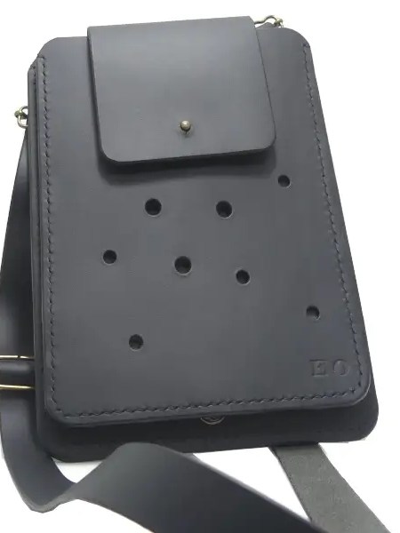 Pochette pour téléphone portable en cuir noir - Emmanuelle Olivier Maroquinerie