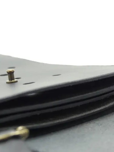 Pochette pour téléphone portable en cuir noir - Emmanuelle Olivier Maroquinerie