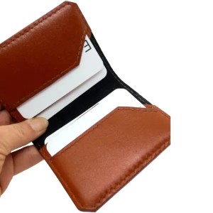 Porte-cartes en cuir lisse marron - Emmanuelle Olivier Maroquinerie