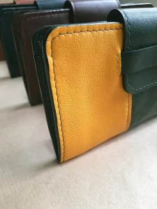Pochette à billets en cuir basane vert - Cuir Français - Emmanuelle Olivier Maroquinerie