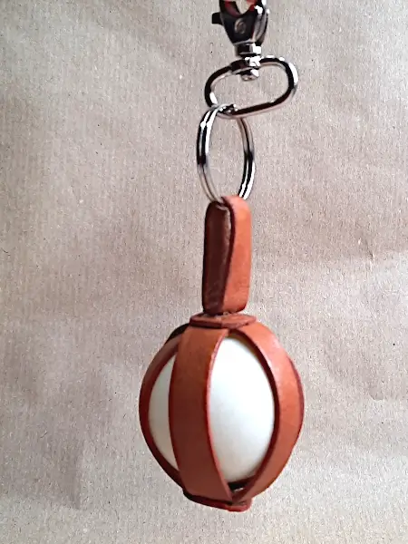 Porte Clés Balle de secours TT - Cuir - 6 couleurs - Emmanuelle Olivier Maroquinerie