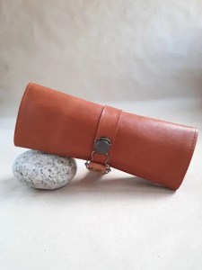 Etui en cuir basane marron cognac pour 12 stylos - Emmanuelle Olivier Maroquinerie