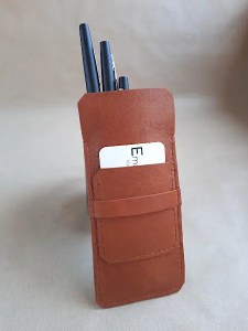 Etui en cuir basane marron cognac pour 4 stylos - Emmanuelle Olivier Maroquinerie