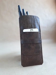Etui en cuir basane marron vintage pour 4 stylos - Emmanuelle Olivier Maroquinerie