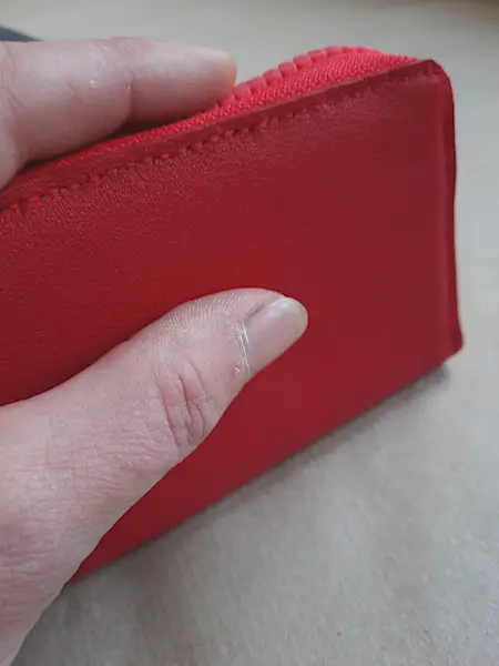 Porte monnaie Zip en cuir rouge grainé - Emmanuelle Olivier Maroquinerie