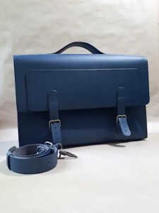 Cartable Homme en cuir bleu - Cousu à la main - Emmanuelle Olivier Maroquinerie