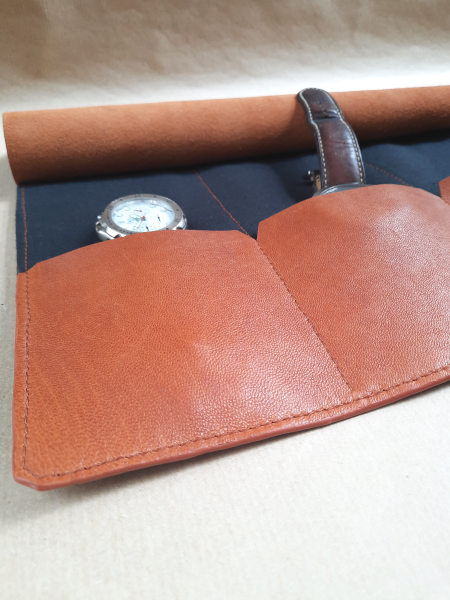 Marmotte en cuir marron cognac pour 3 montres - Cuir tannage végétal- Emmanuelle Olivier Maroquinerie