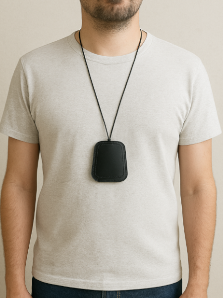 Porte-clés cloche en cuir de taurillon Collection Le Galet - A porter autour du cou -Emmanuelle Olivier Maroquinerie