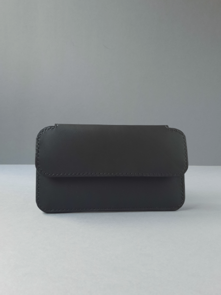 Pochette à billets - Collection Le Galet - Cuir noir - Emmanuelle Olivier Maroquinerie