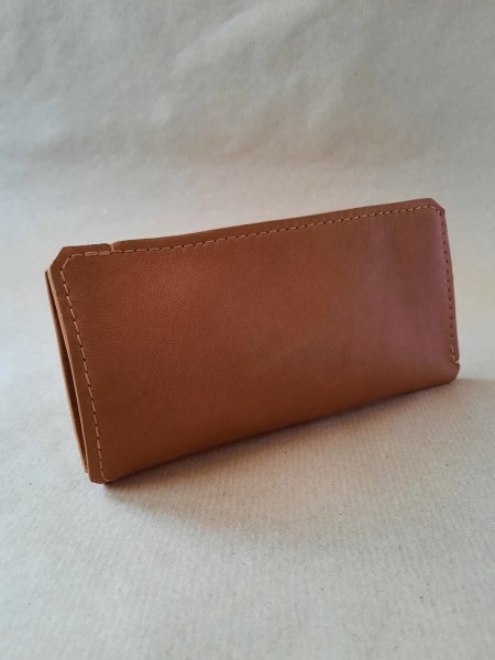 Etui à lunettes en cuir basane souple marron cognac- Cousu Main - Emmanuelle Olivier Maroquinerie