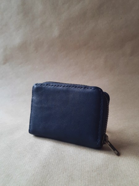 Porte-monnaie en cuir de basane bleu – maroquinerie artisanale
