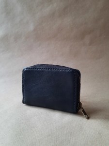 Porte-monnaie en cuir de basane noir – maroquinerie artisanale