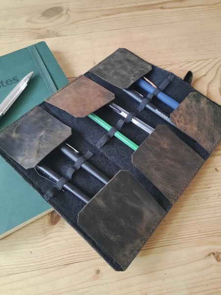 Étui cuir basane 12 stylos marron vintage – Artisanat français - Emmanuelle Olivier Maroquinerie